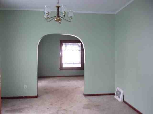 1524 W 2nd St #1 - Photo 5 of 11