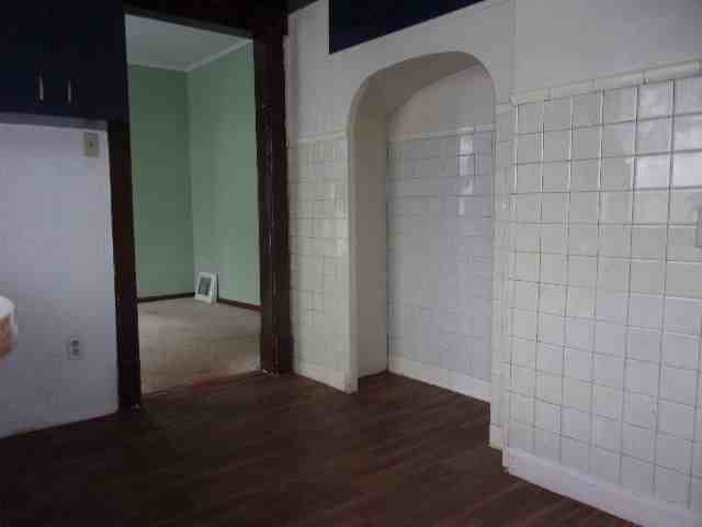 1524 W 2nd St #1 - Photo 6 of 11