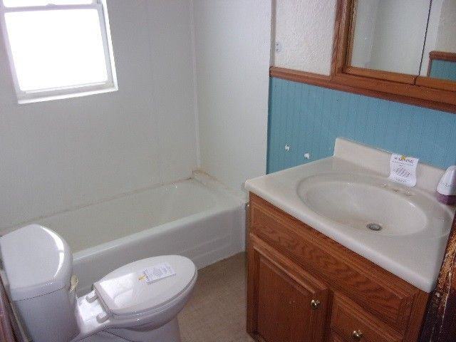1524 W 2nd St #1 - Photo 7 of 11
