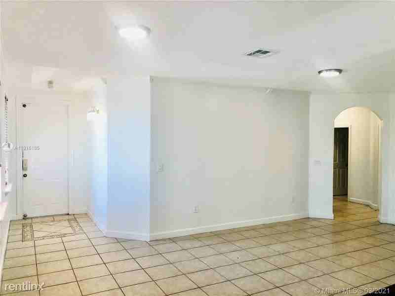 4883 Nw 109th Path #4883 - Photo 3 of 12