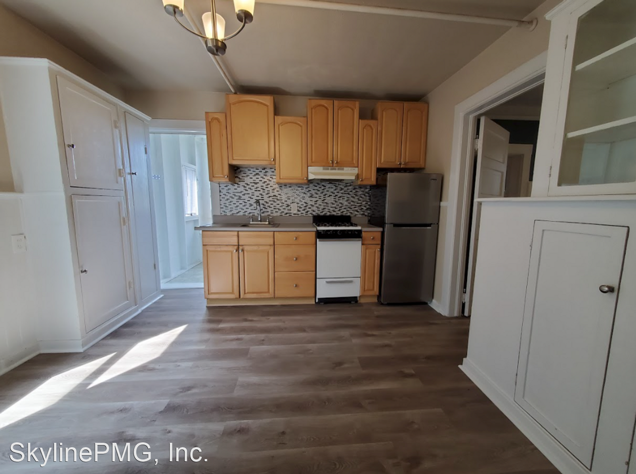 465-471 Corbett Ave - Photo 3 of 17