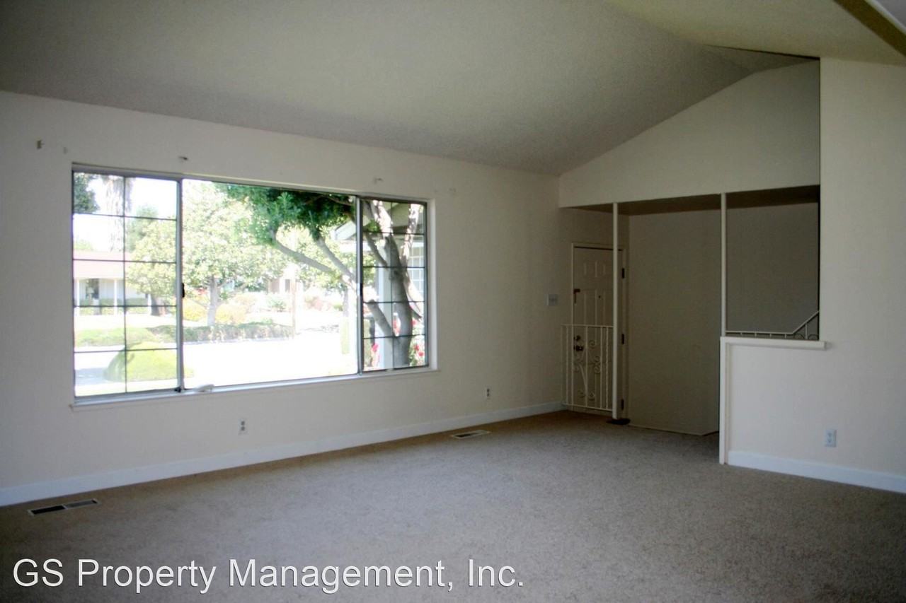 818 Seabury Dr - Photo 2 of 13