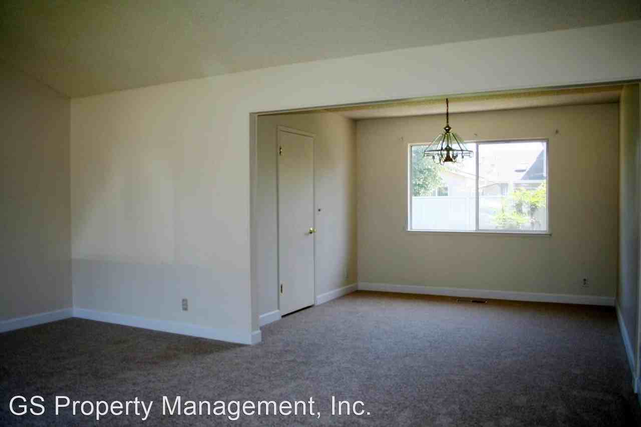 818 Seabury Dr - Photo 3 of 13