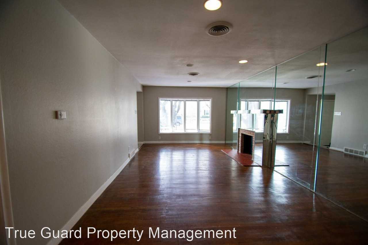 5634 Pershing Ave - Photo 3 of 18