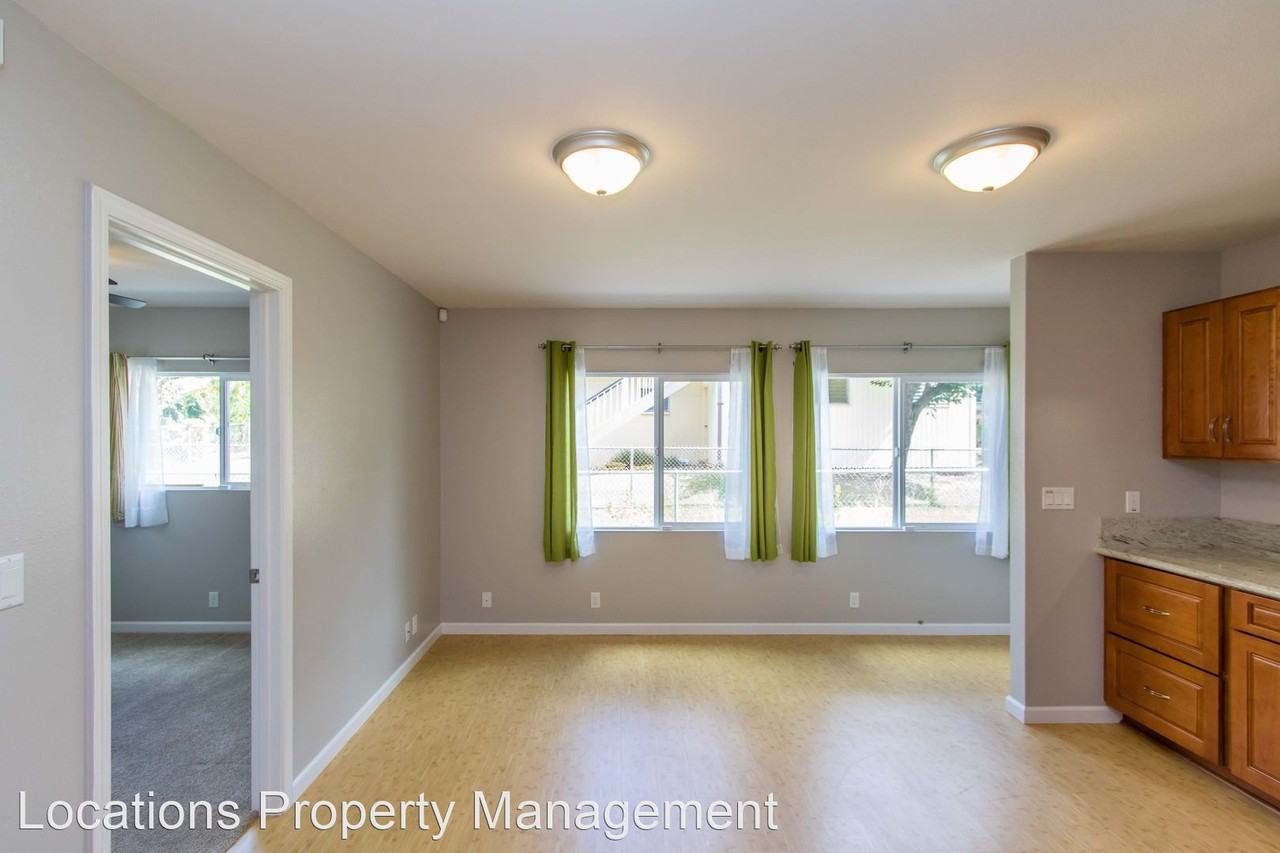 2438 10th Ave - Photo 2 of 5