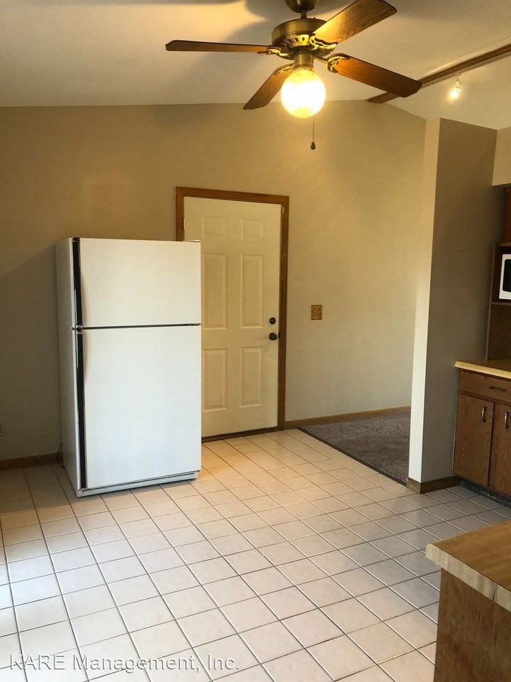 300 Elder Dr - Photo 3 of 13