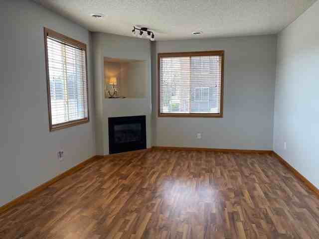 17115 Monroe Dr Nw - Photo 2 of 9