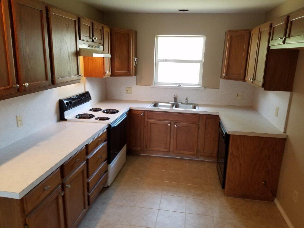 602 N Us Highway 69 - Photo 3 of 12