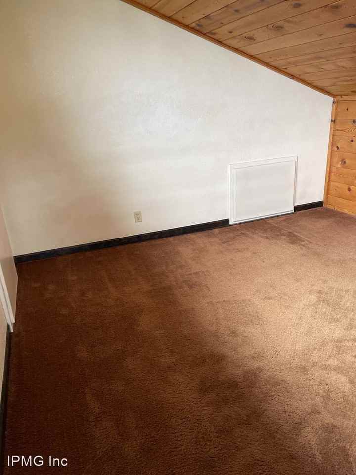 24946 Tree Ln - Photo 3 of 13