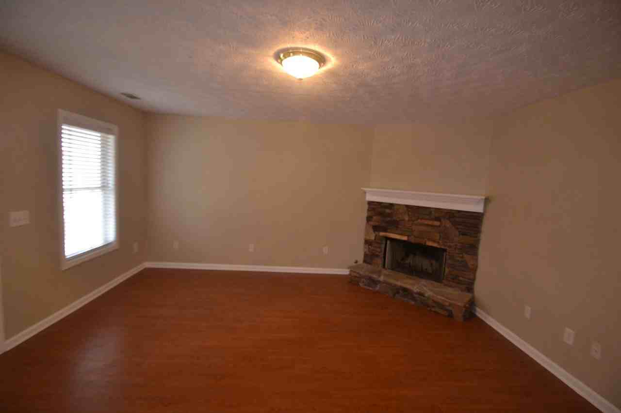 821 Overlook Trail - Photo 2 of 6