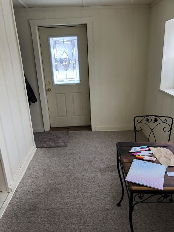 715 Cornelia St - Photo 2 of 3