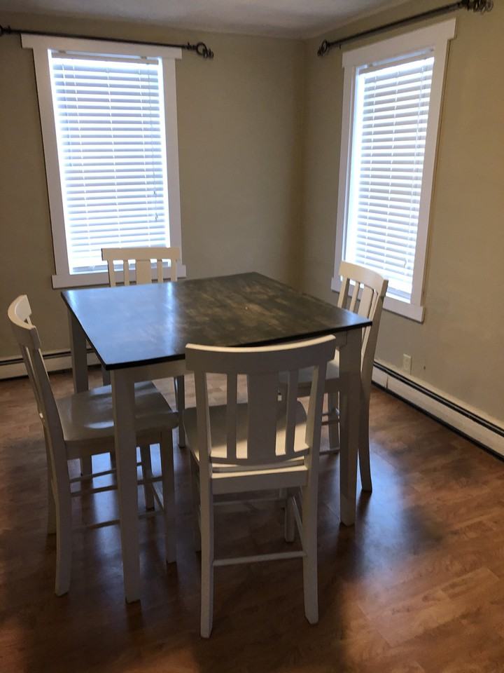 715 Cornelia St - Photo 3 of 3