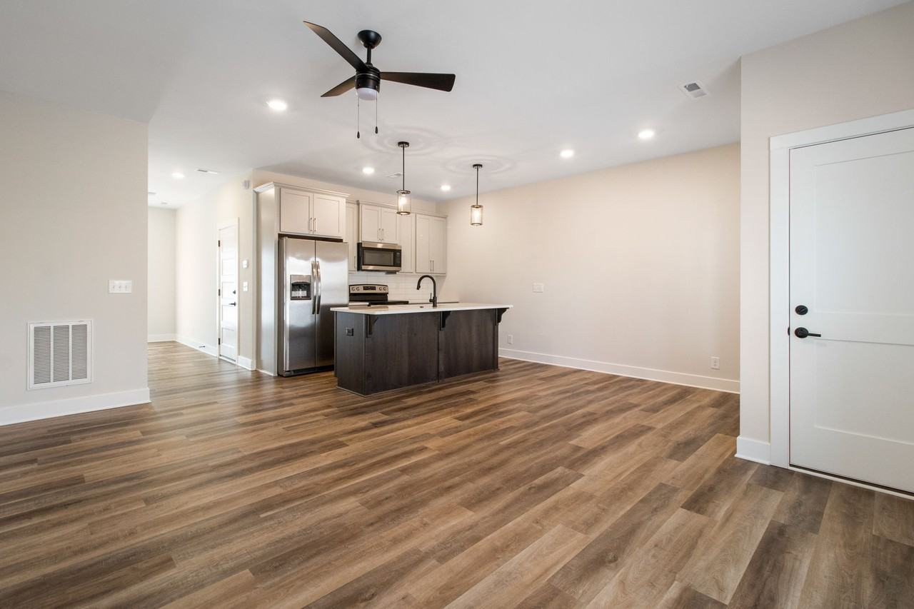 160 Excell Rd #C - Photo 6 of 34