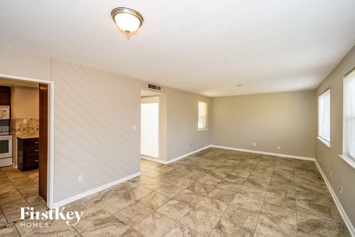 7127 Altama Rd - Photo 3 of 15