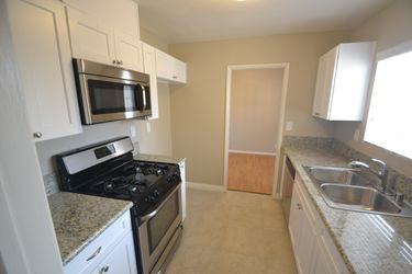 11865 Raymond Ave - Photo 3 of 13