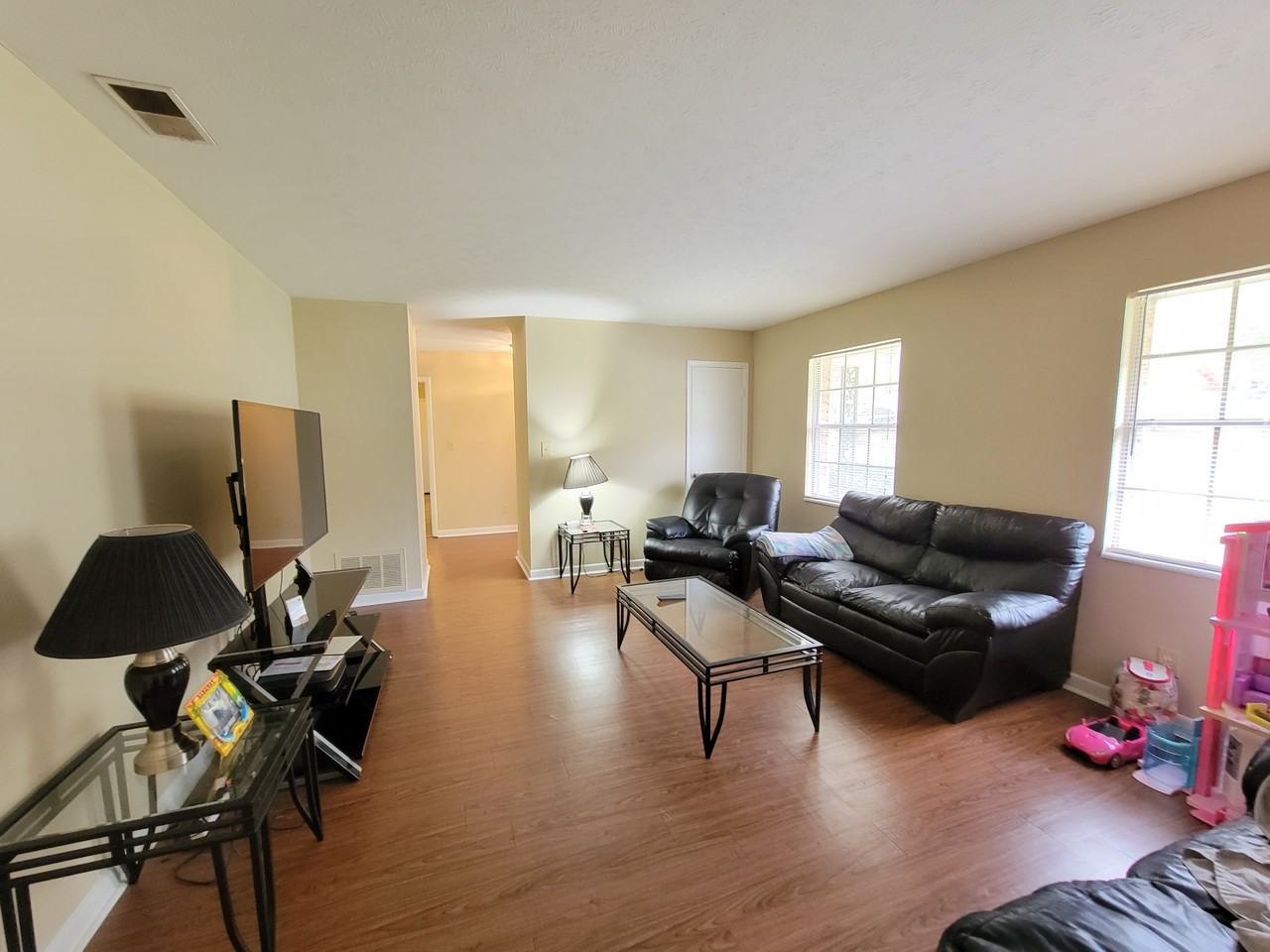 2318 Vinkara Drive - Photo 3 of 20