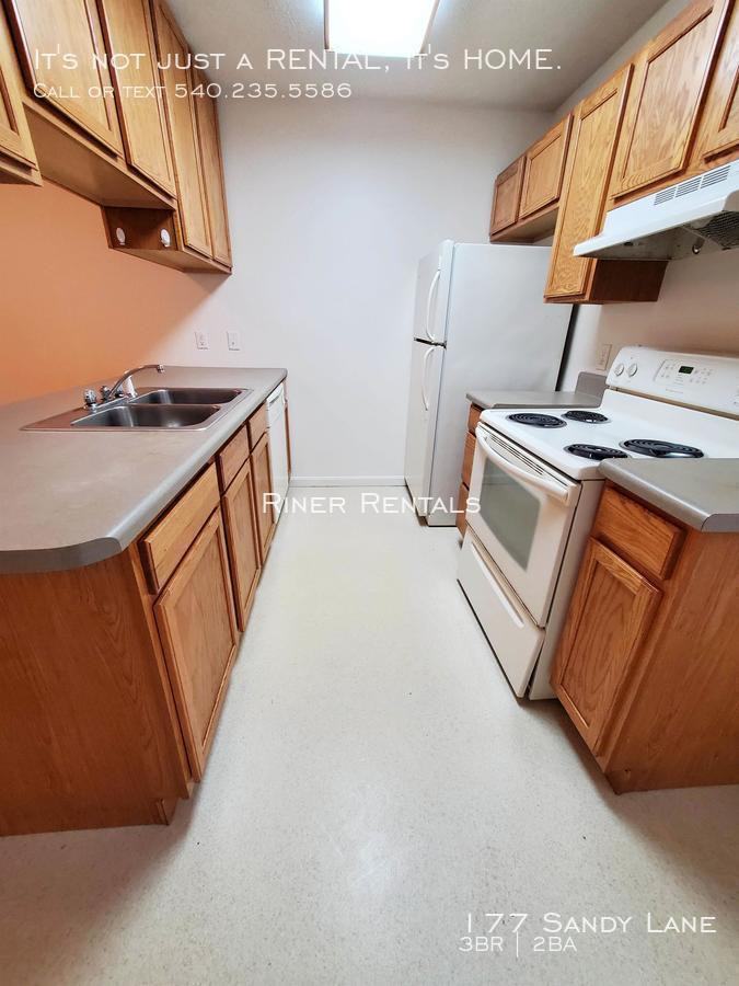 177 Sandy Ln - Photo 4 of 11