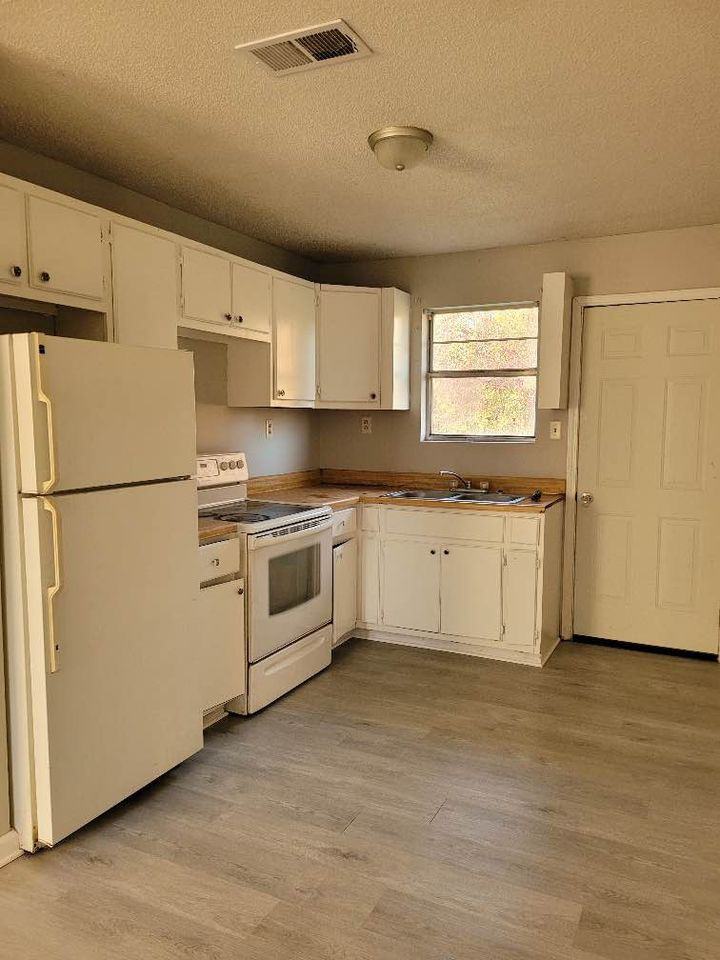 115 DR 980 - A14 #A14 - Photo 4 of 5