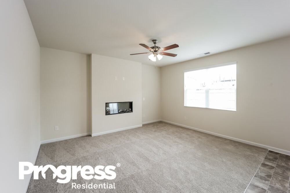 568 Overo Dr - Photo 4 of 17