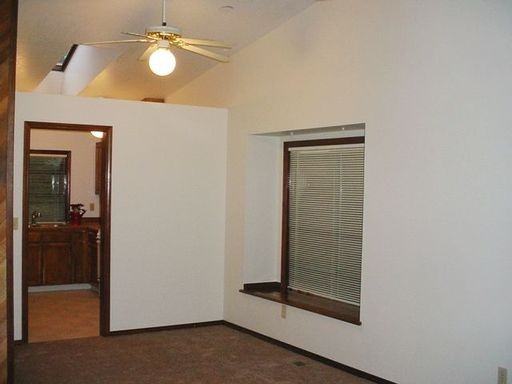 16355 SW Woodcrest Ave - Photo 3 of 7