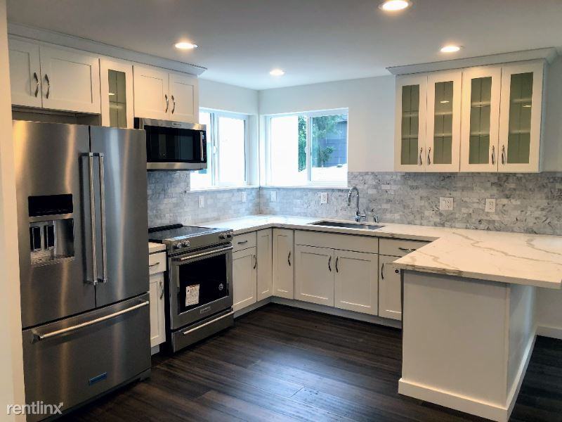 12367 14th Ave Ne - Photo 3 of 13