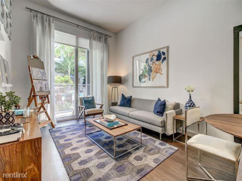 316 Ne 4th St - Photo 2 of 19