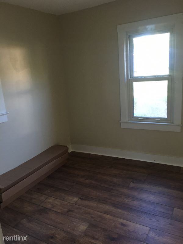 2242 Honey Suckle Ln - Photo 2 of 9