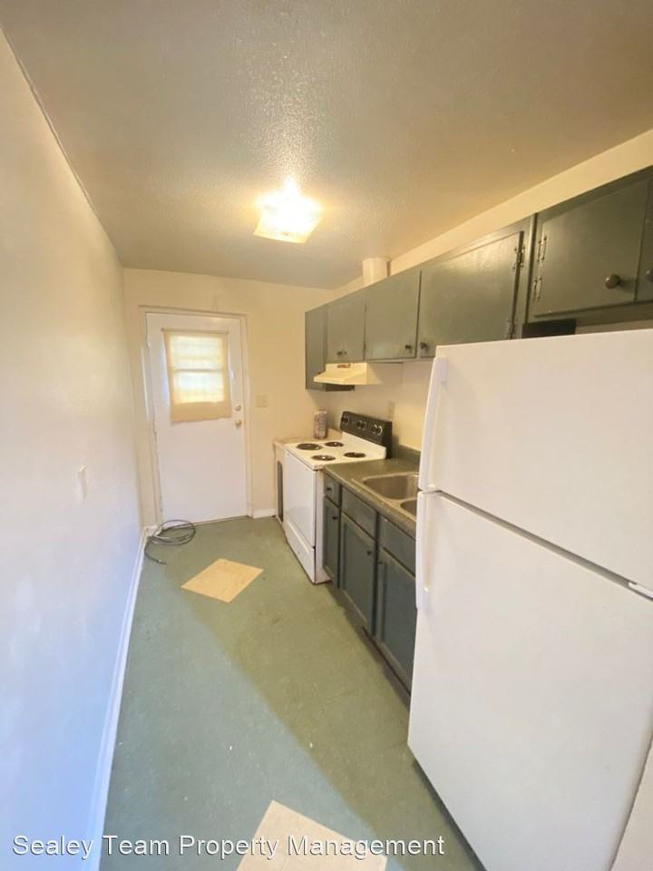 140 W. Palmer Ave - Photo 2 of 5