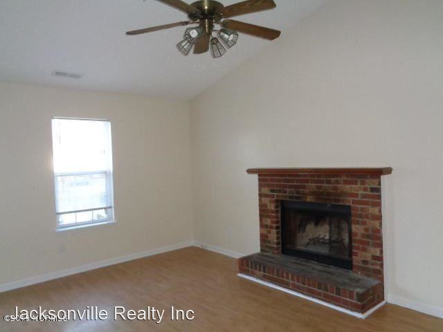 107 Glenside Ct - Photo 3 of 7