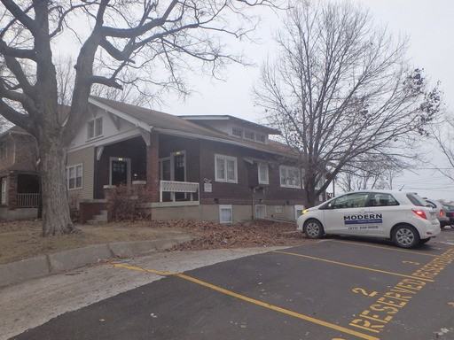 101 E Walnut St - Photo 3 of 6