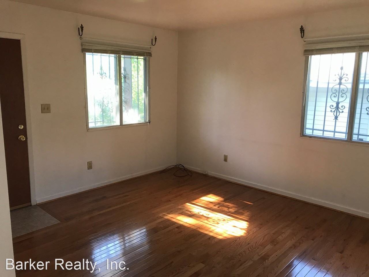 312 N State St - Photo 3 of 10