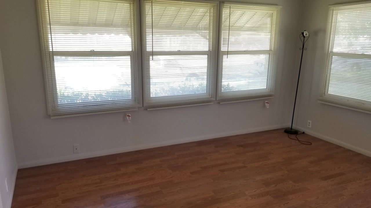 8579 Bennett Ave - Photo 3 of 9