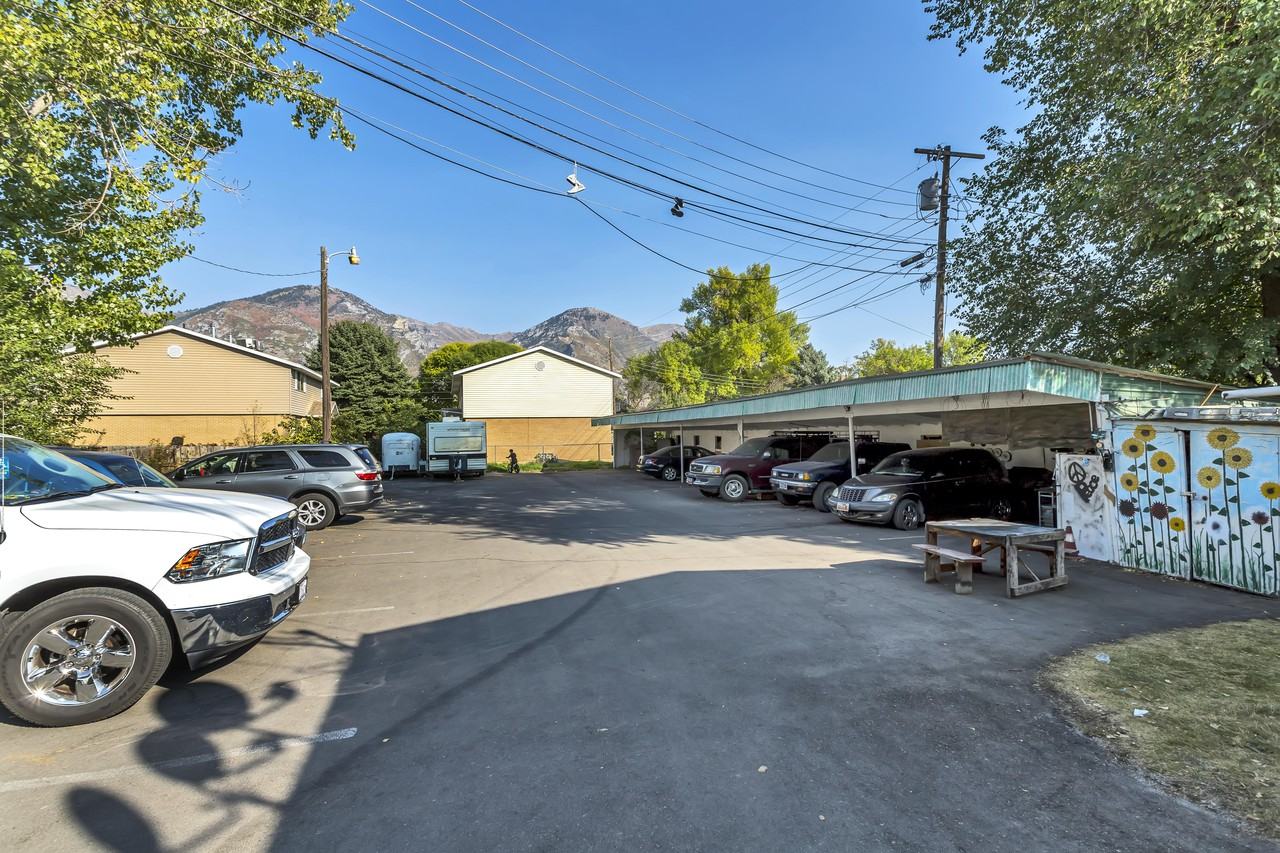 347 S 600 W - Photo 3 of 17