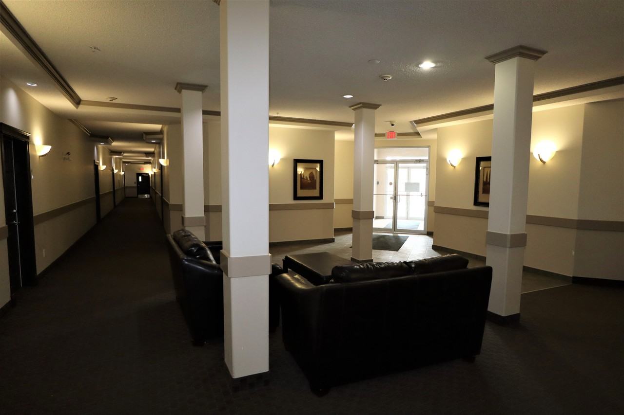 8840 Southfort Dr - Photo 7 of 10