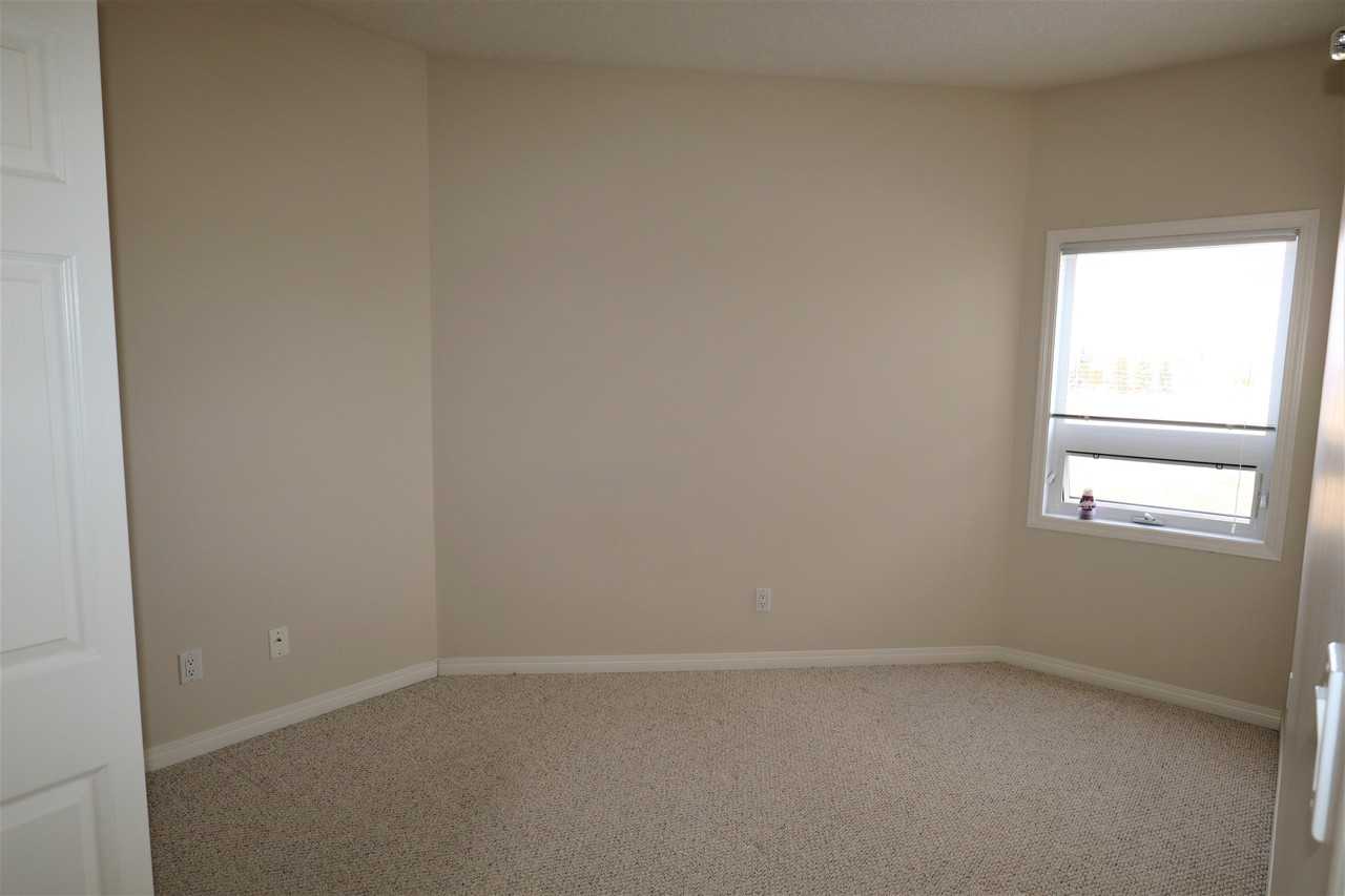 8840 Southfort Dr - Photo 4 of 10