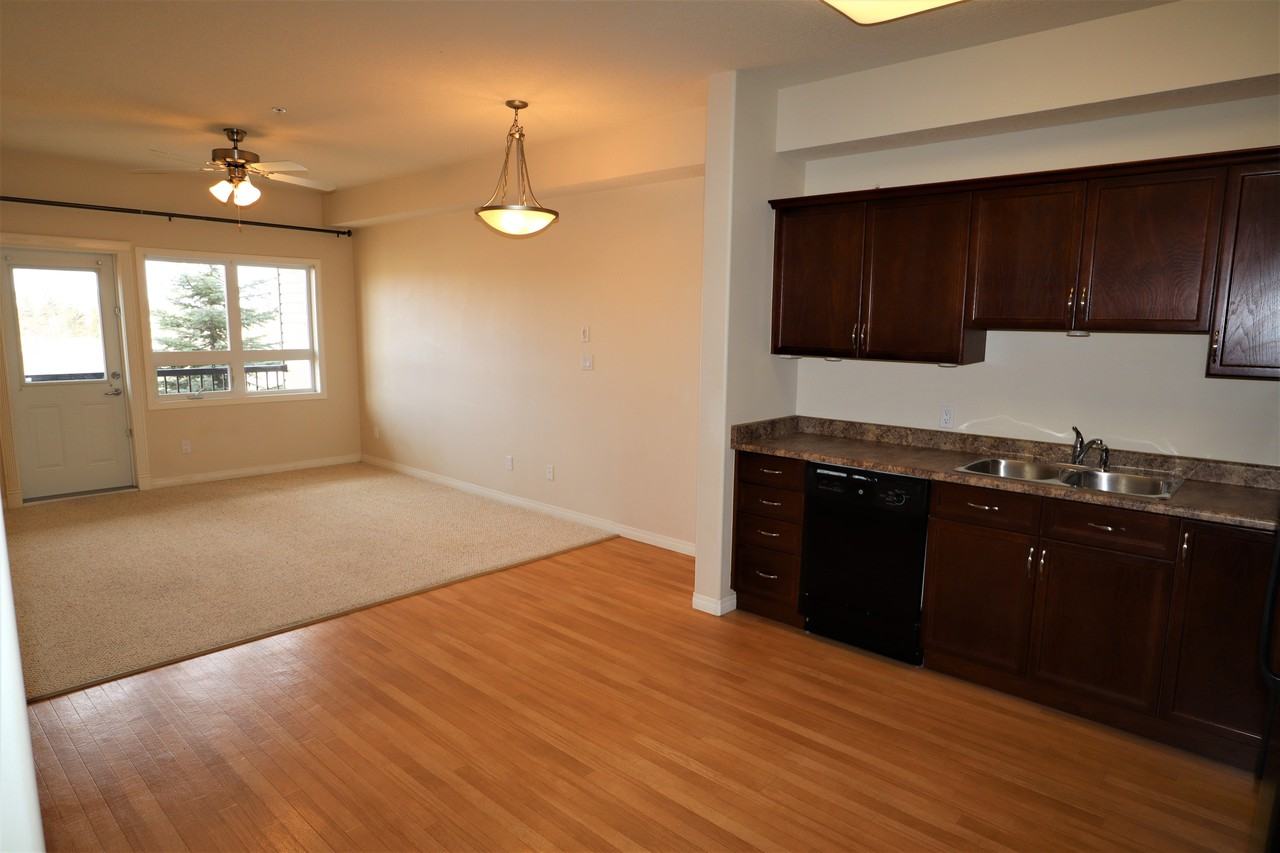 8840 Southfort Dr - Photo 3 of 10