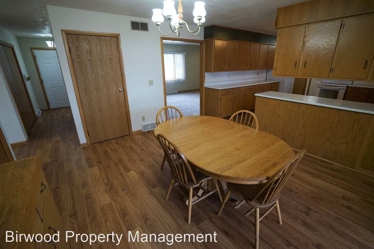 1518 Mendota St - Photo 3 of 36