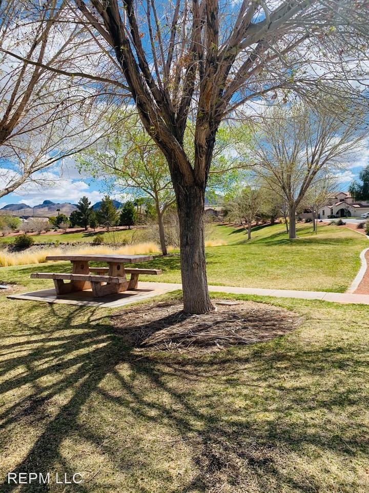 2429 Allegretto Ave - Photo 2 of 14