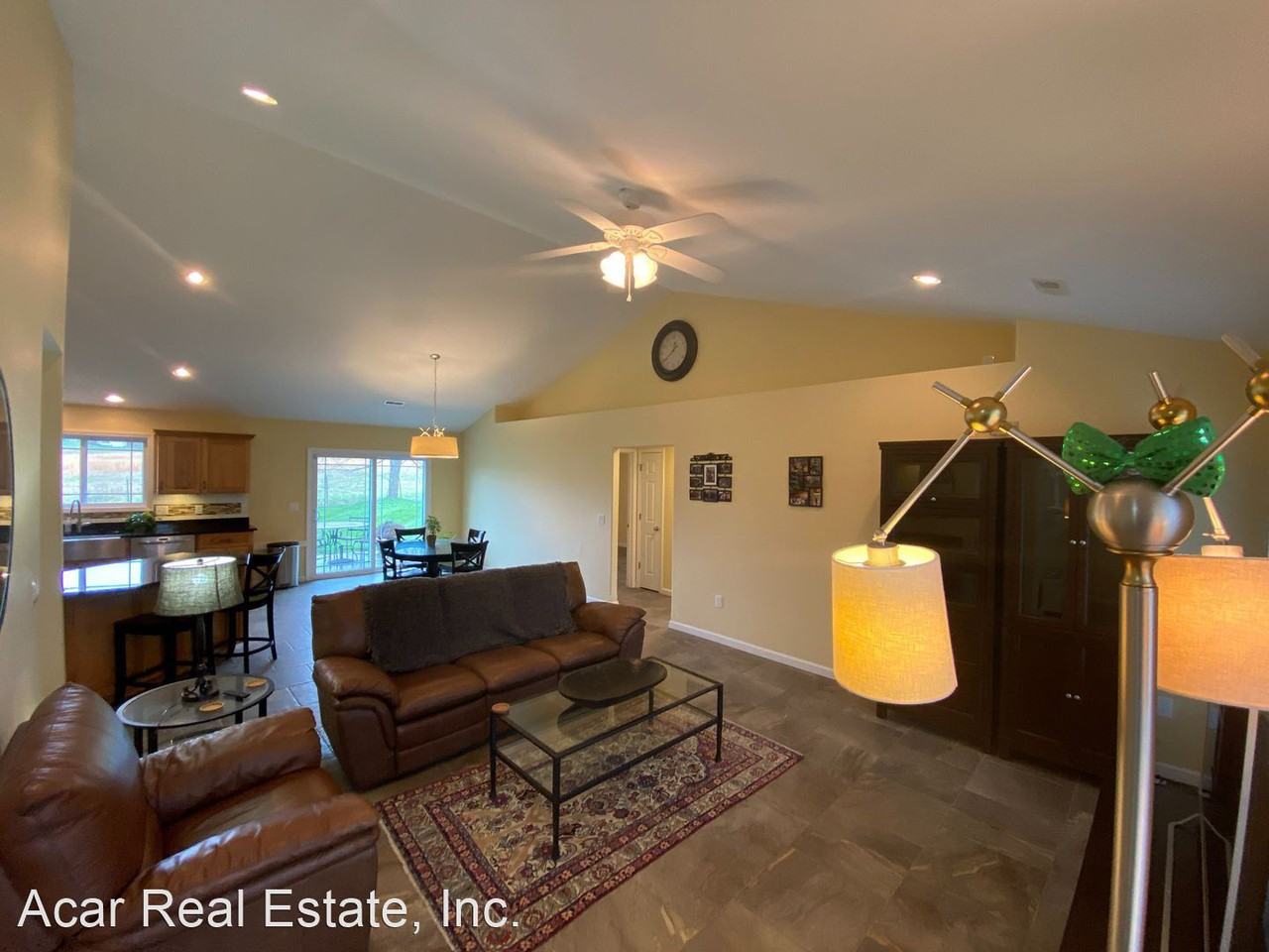 585 Sycamore Dr - Photo 3 of 27