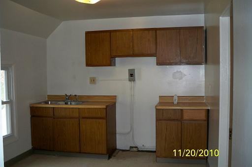 122 W Barnes Ave - Photo 2 of 9