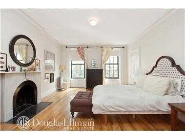 141 Summit St 3 - Photo 2 of 7