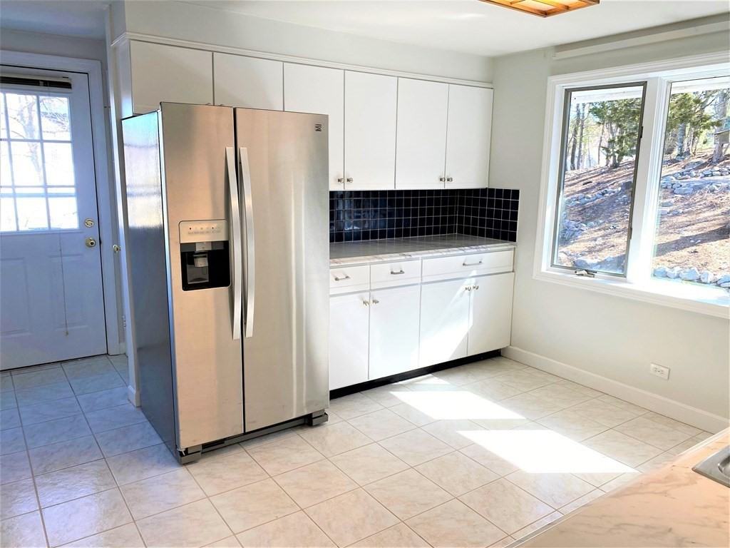 136 Beechnut Rd - Photo 2 of 17