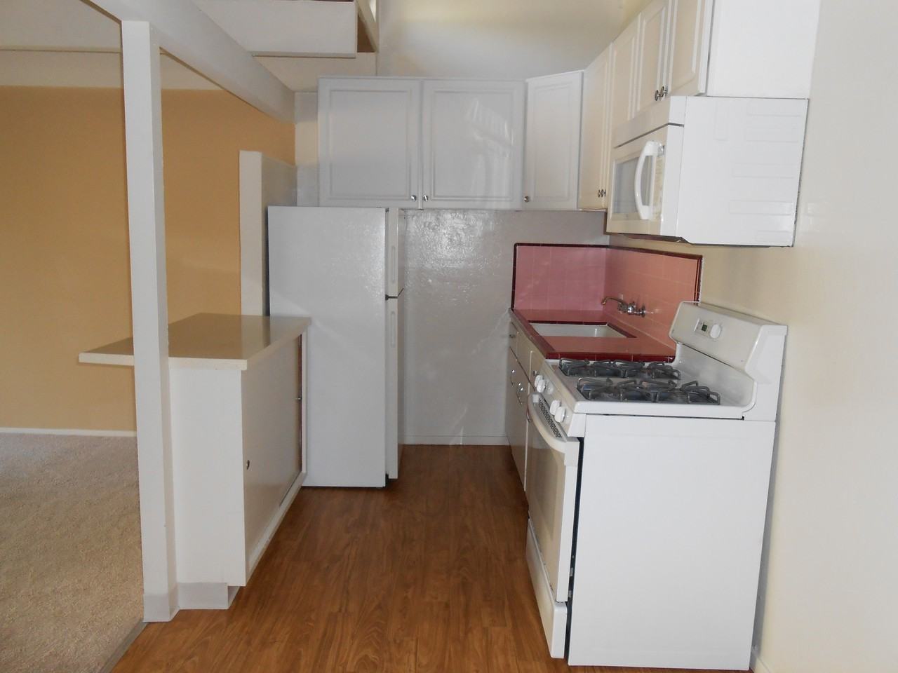 Layne Court Apartments - Photo 3 of 11