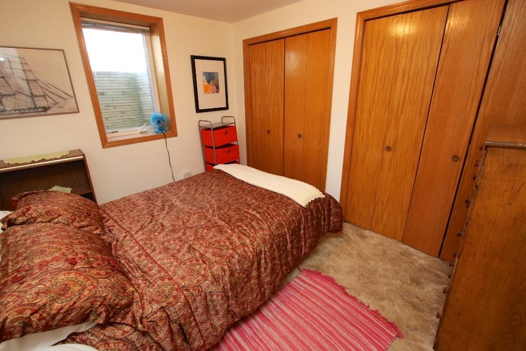 1043 Benedict Dr - Photo 2 of 5