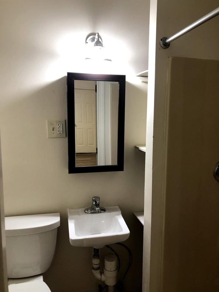 175 Ohio St #4 - Photo 5 of 12