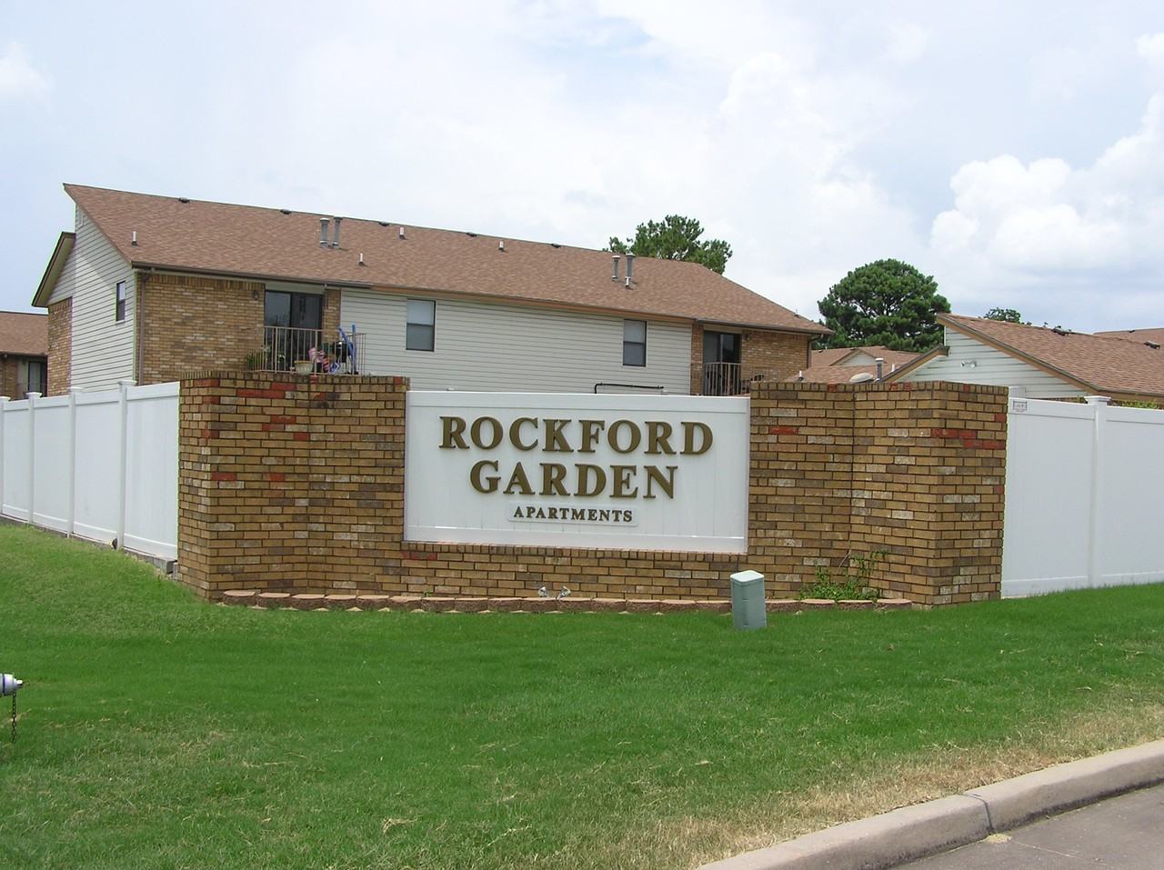 Rockford Garden Apartments 401 Willowridge Court, Ardmore, OK 73401
