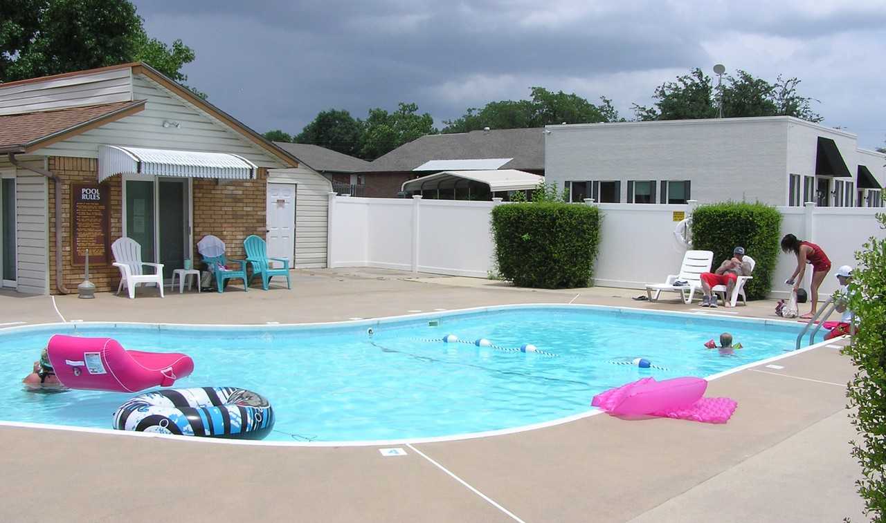 Rockford Garden Apartments - Photo 2 of 4