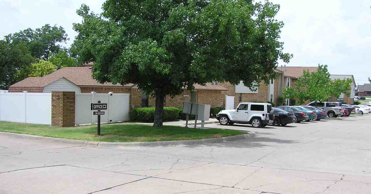 Rockford Garden Apartments - Photo 3 of 4
