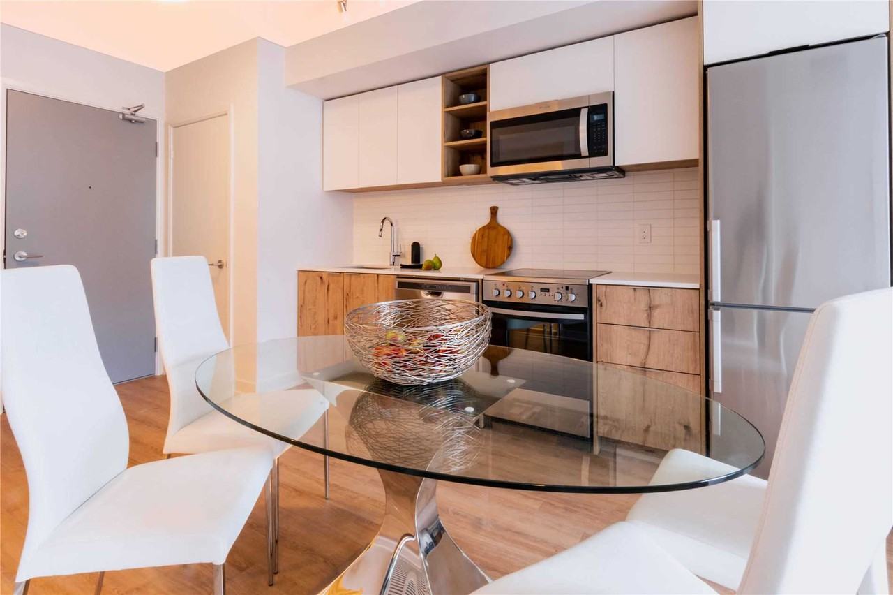 39 Niagara Street #415