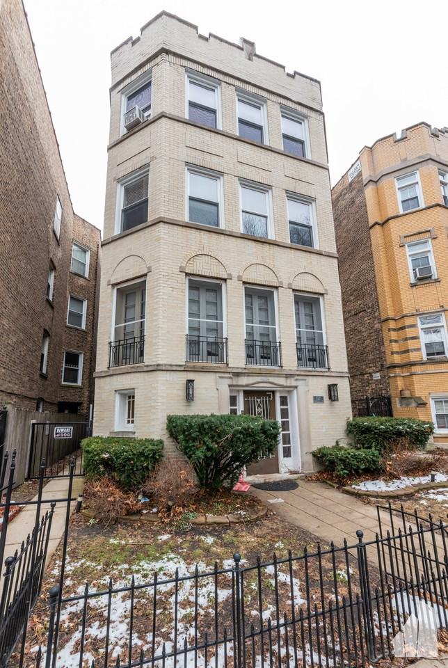 7525 N Claremont Ave 2 Chicago Il 60645 3 Bedroom Apartment For Rent For 1 900 Month Zumper